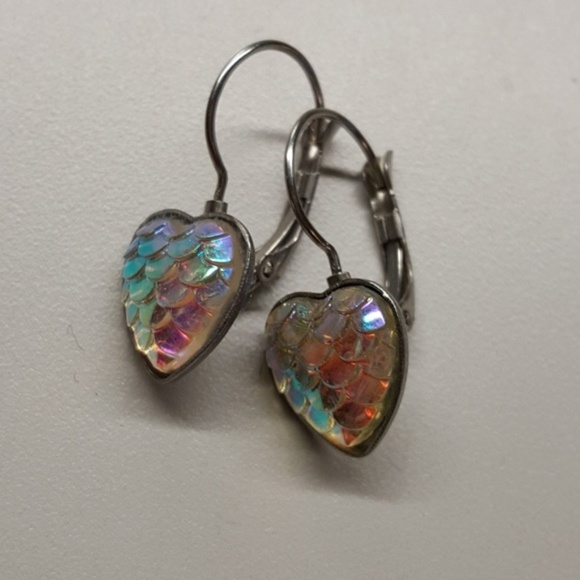 NEW iridescent mermaid scale drop earrings - Picture 1 of 7